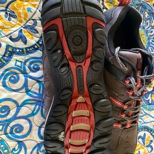 New with tags! Men’s Merrell Hiking Shoes